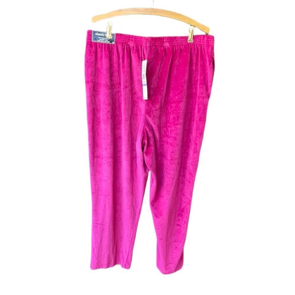 NWT Alfred Dunner size 18 velvet pull on casual comfort pants.